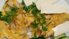 Вкусный перекус и завтрак???????? ,простой рецепт омлета с курицей и луком.